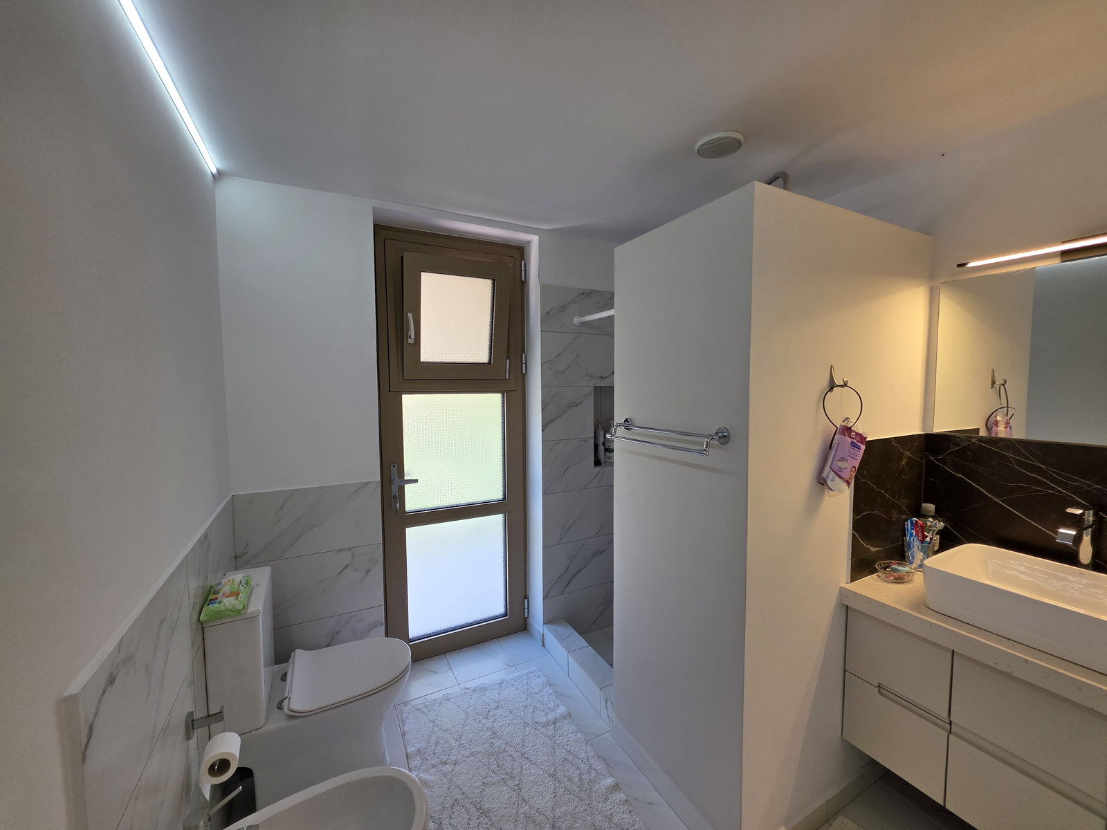 house-for-sale-bathroom-id2399829 Μονοκατοικία – 200 τ.μ. – Καλαμάτα
