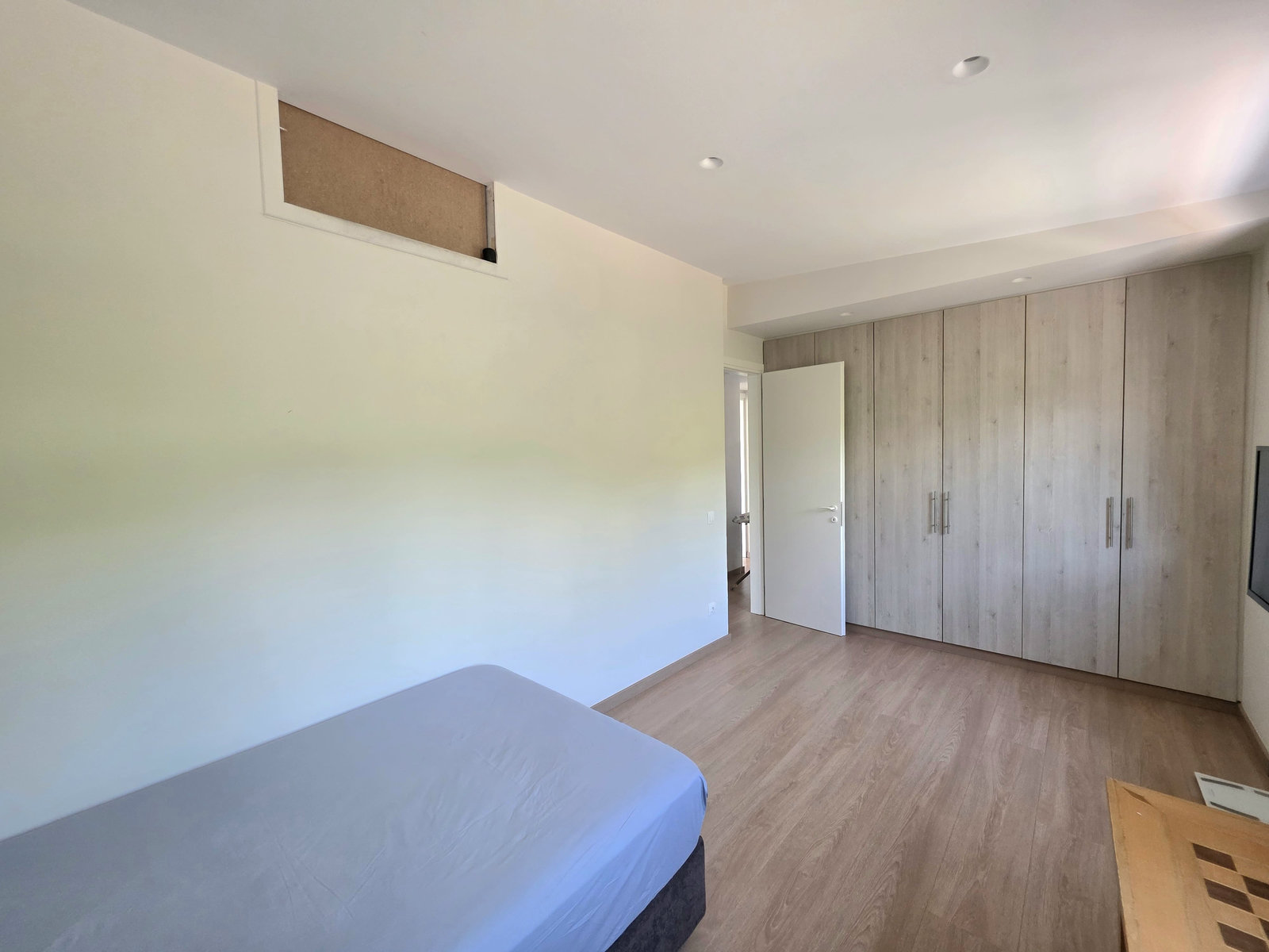 kalamata-filothei-200sqm-kids-room-wardrobe-id2399829 Μονοκατοικία – 200 τ.μ. – Καλαμάτα
