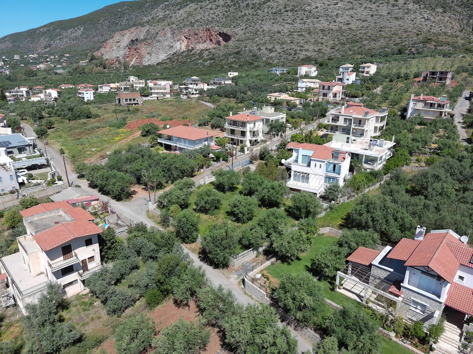 aerial-view-hillside-neighborhood-xirokampi-id930601.jpg Οικόπεδο – 760 τ.μ. – Ξεροκάμπι – Καλαμάτα