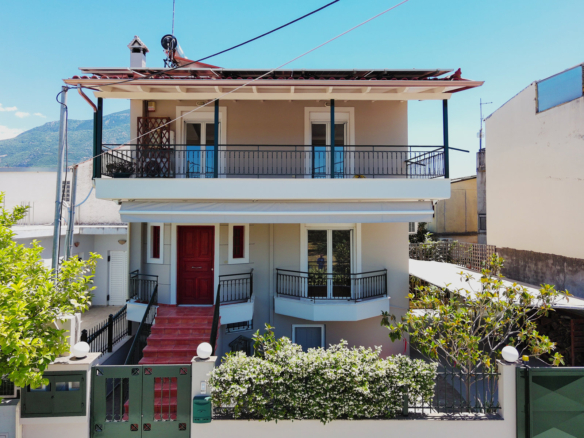Μονοκατοικία – 207 τ.μ. – Φαρές – Καλαμάτα