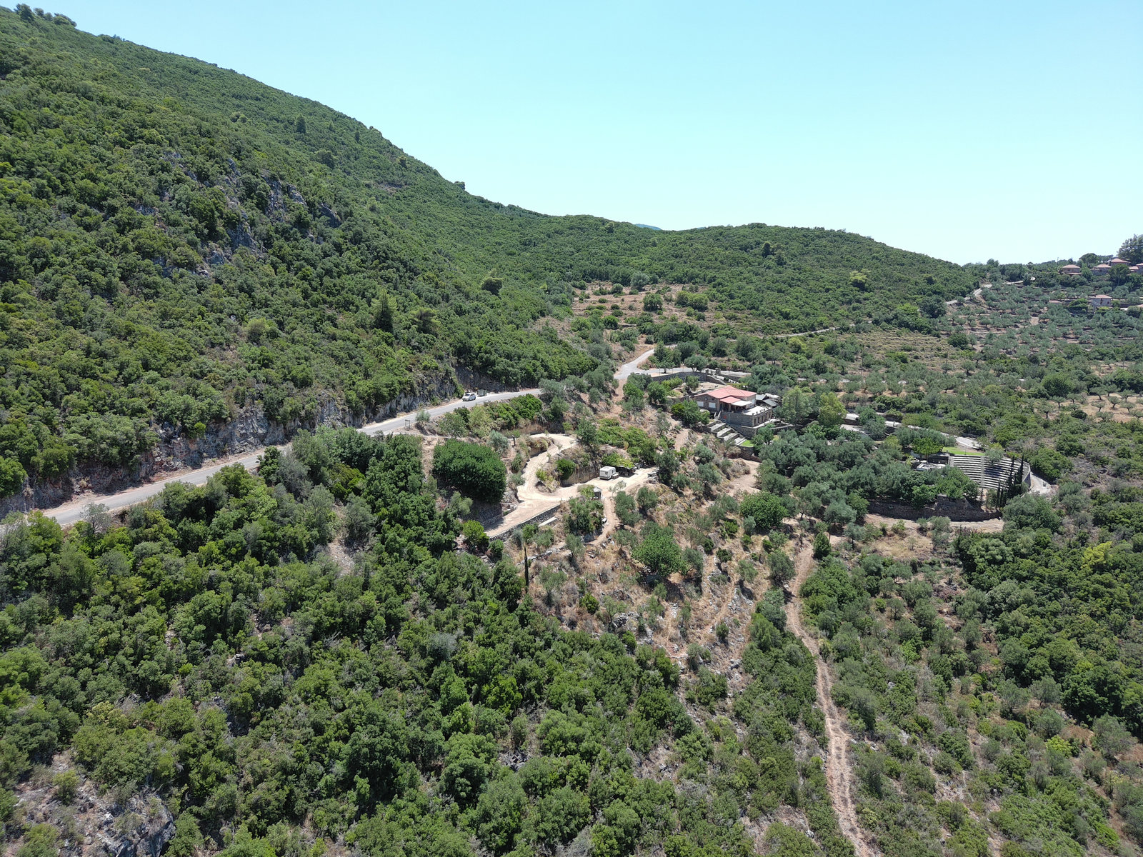 high-angle-landscape-road-network-avia-id199134.jpg Αεροφωτογραφία υψηλής γωνίας ενός τοπίου με δίκτυο δρόμων