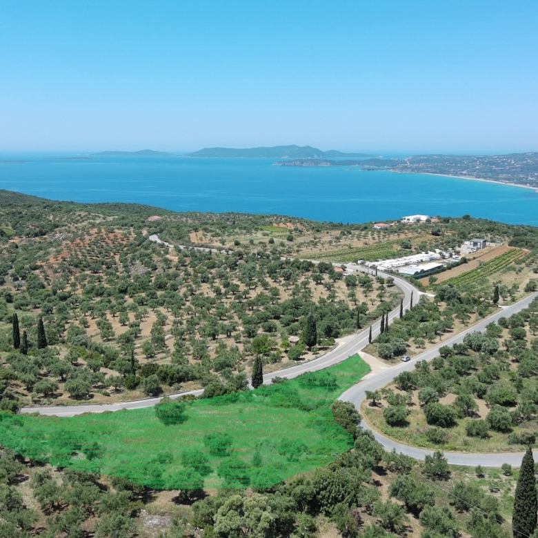 Οριοθετημένα οικόπεδα με θέα στη θάλασσα στο Λούτσα