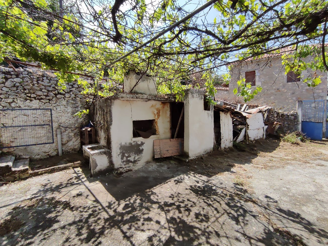 traditional-stone-oven-yard-outbuildings-verga-id342304.jpg Detached House – 156 m² – Kato Verga – Kalamata