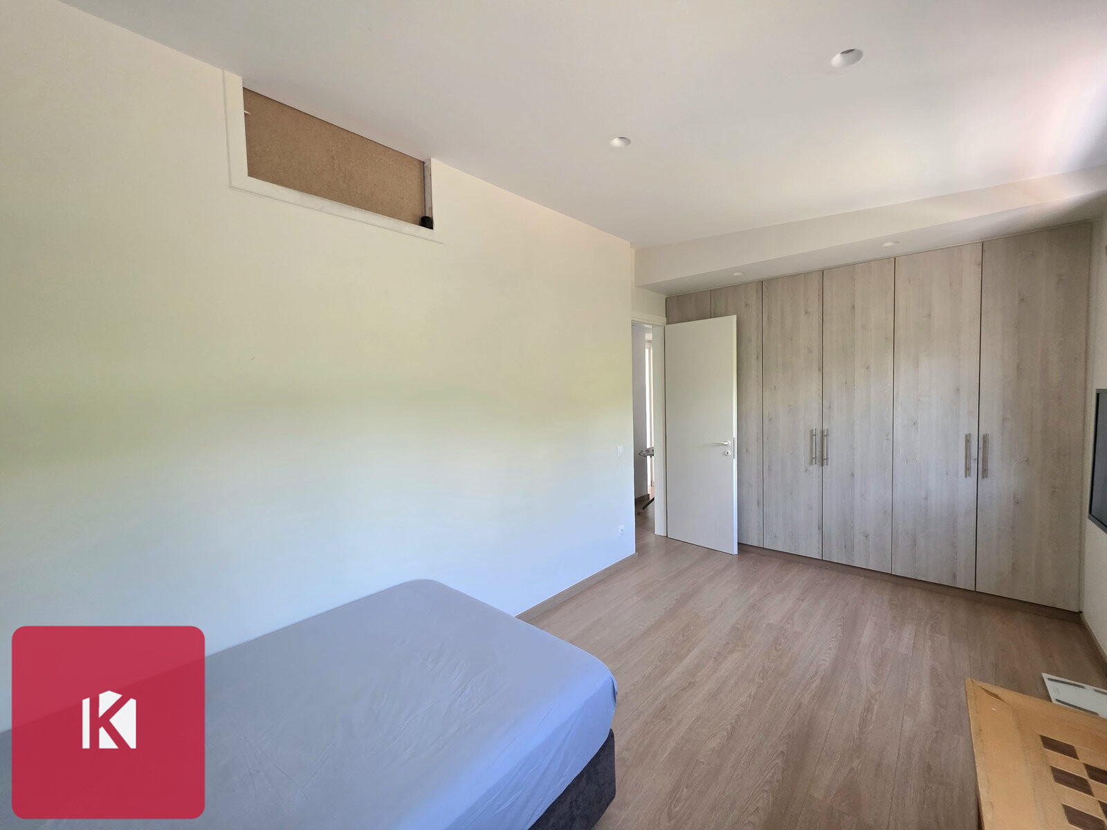 kalamata-filothei-200sqm-kids-room-wardrobe-id2399829 Πωλείται μονοκατοικία 200 τ.μ. με πισίνα και πανοραμική θέα στην Καλαμάτα