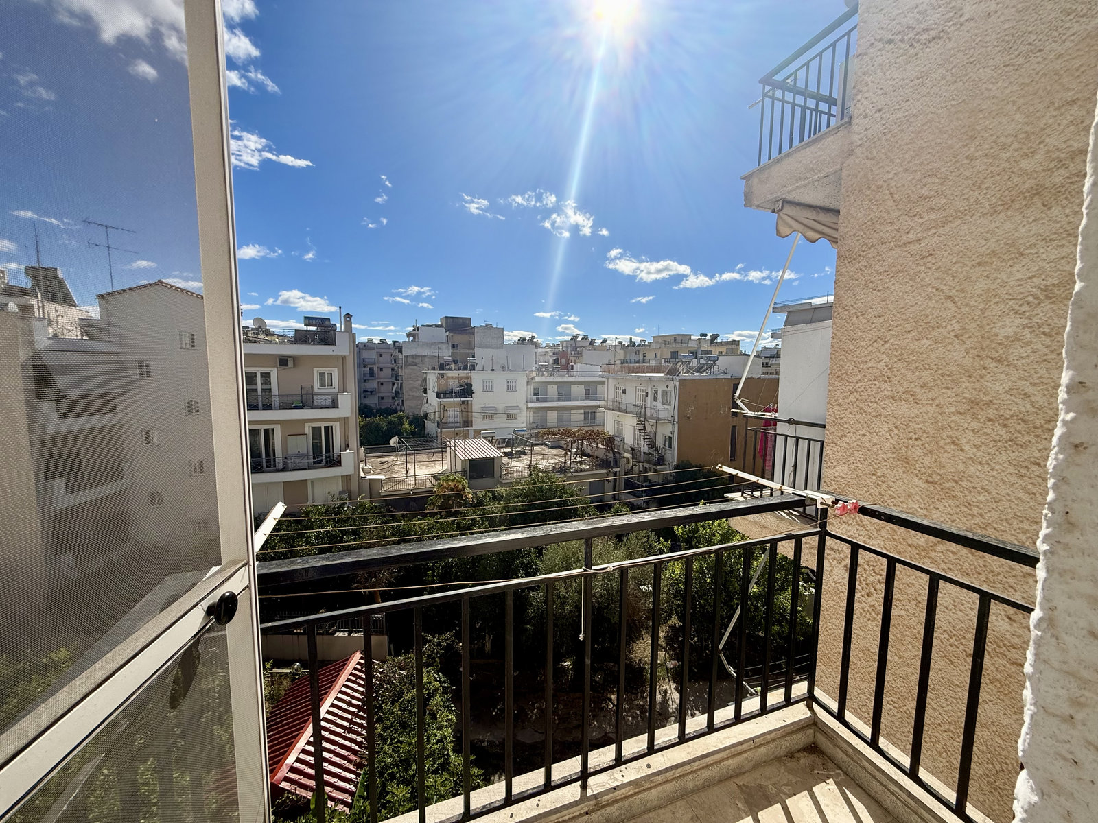 kalamata-center-apartment-balcony-city-view Θέα από το μπαλκόνι διαμερίσματος στο κέντρο της Καλαμάτας